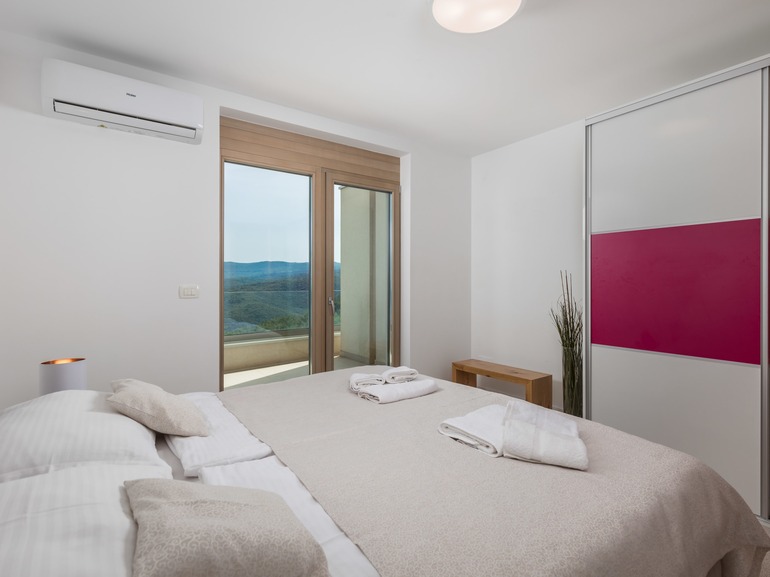 Majestic Coastal Retreat - Villa Mayan