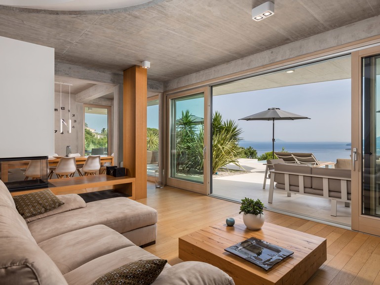 Majestic Coastal Retreat - Villa Mayan