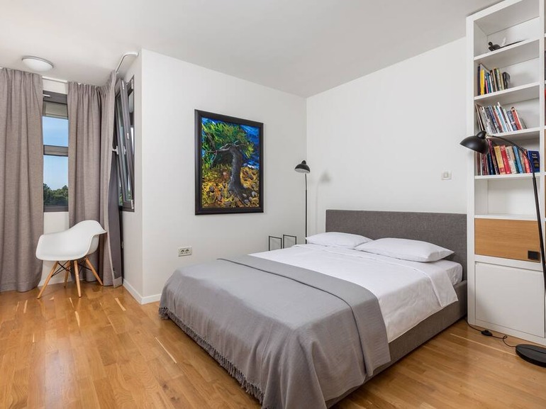 RM Grande Villa – Left Wing