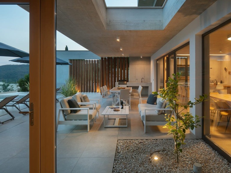 Luxury Coastal Retreat - Villa Saturea