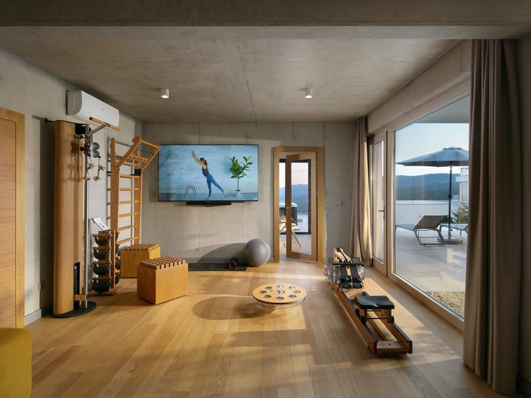 Luxury Coastal Retreat - Villa Saturea