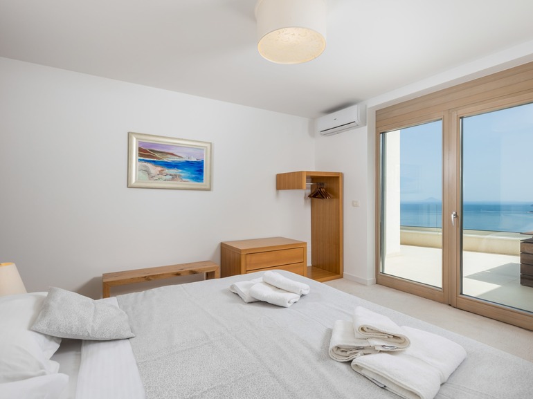 Majestic Coastal Retreat - Villa Mayan